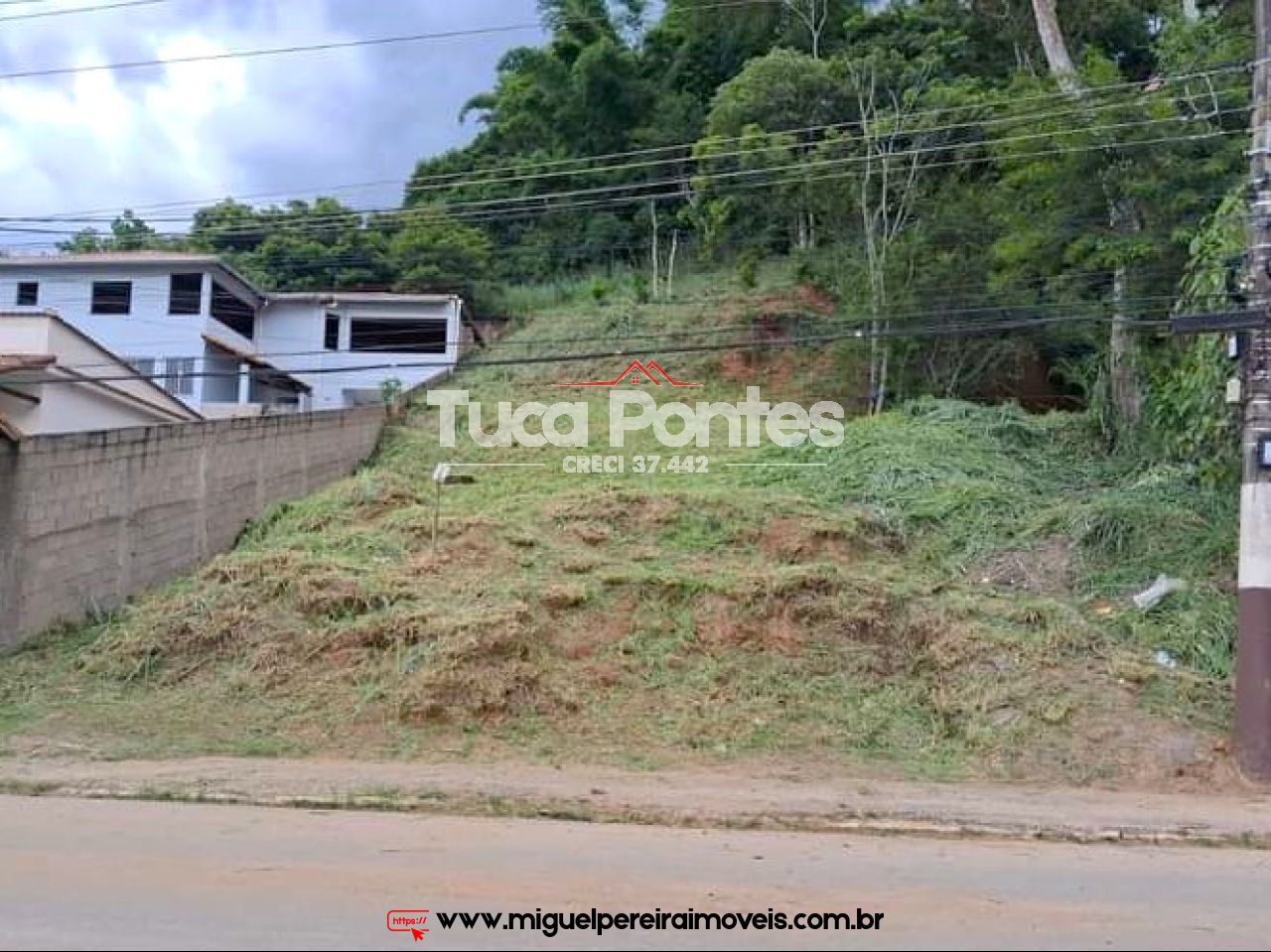 Lote Residencial ou Comercial - Próximo de comodidades | Código:T4