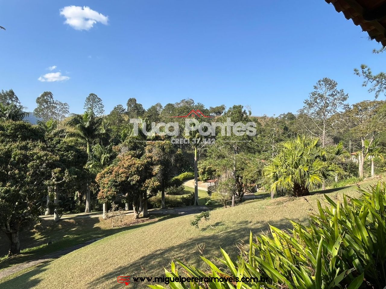 Luxuosa Propriedade Rural  - 2.8 hectares de elegância | Código:S30