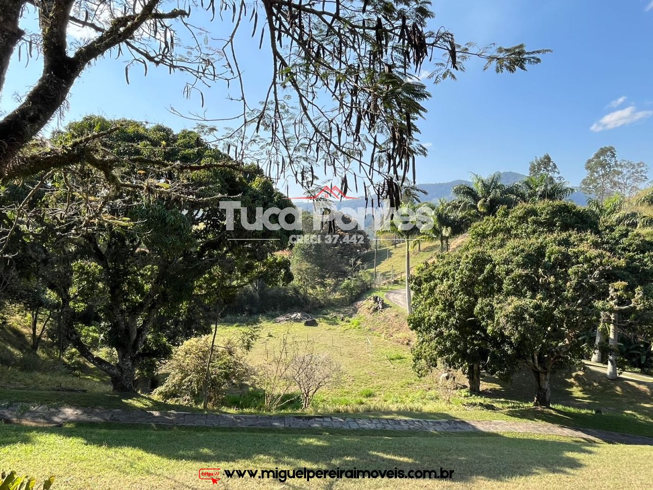 Luxuosa Propriedade Rural  - 2.8 hectares de elegância | Código:S30