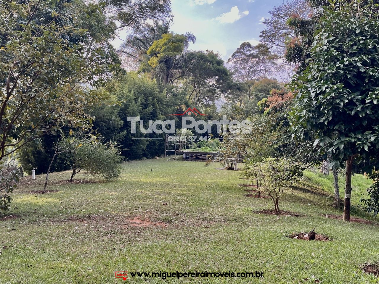 Luxuosa Propriedade Rural  - 2.8 hectares de elegância | Código:S30