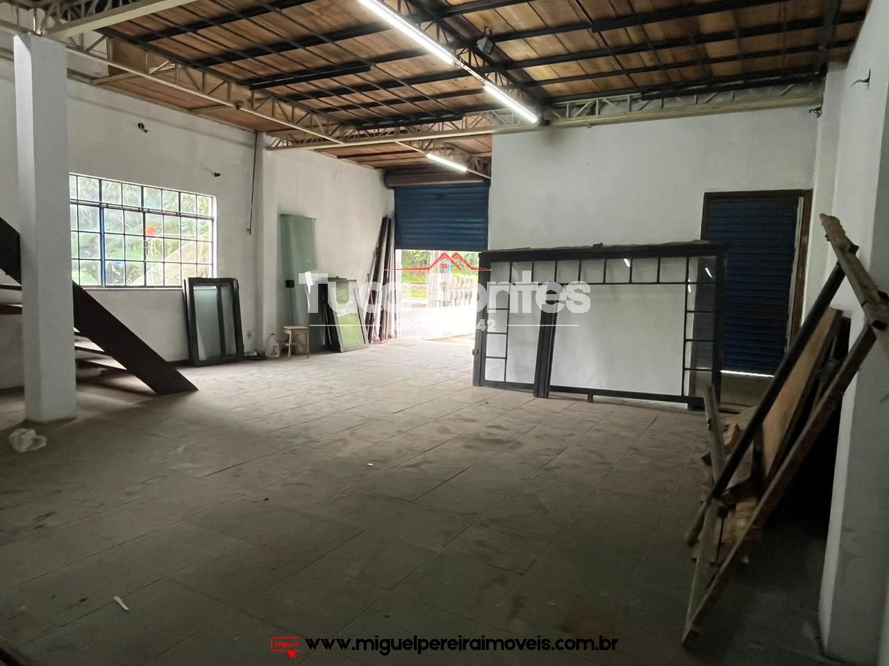 Sala Comercial - 200m² com ótimo acesso | Código:CM1