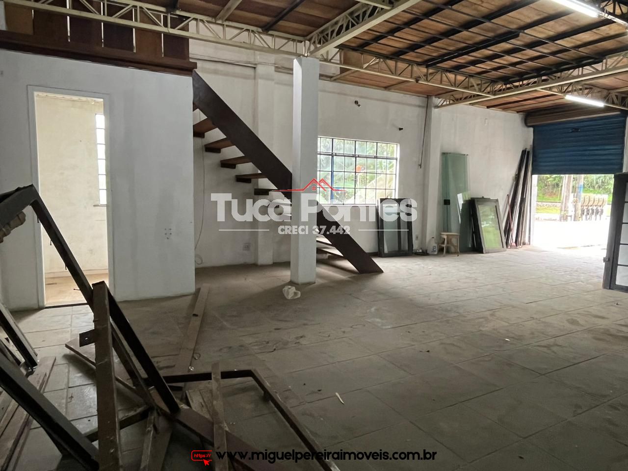 Sala Comercial - 200m² com ótimo acesso | Código:CM1