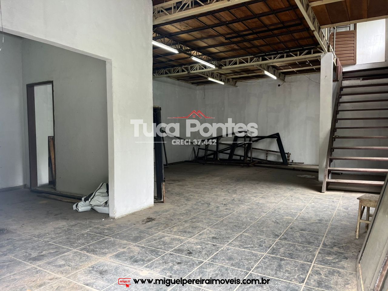 Sala Comercial - 200m² com ótimo acesso | Código:CM1