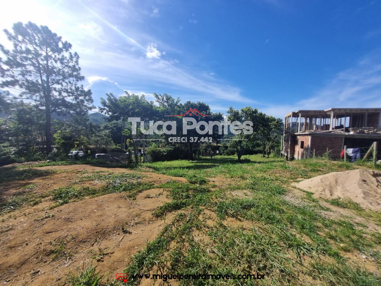 Lote de 750m² planos - Próximo de comodidades | Código:T12